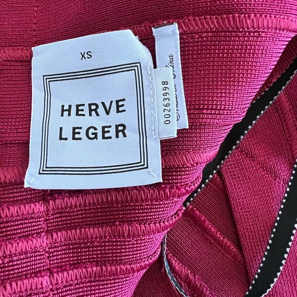 HERVE LEGER | MINI BURGUNDY BANDAGE DRESS - Picture 4 of 4